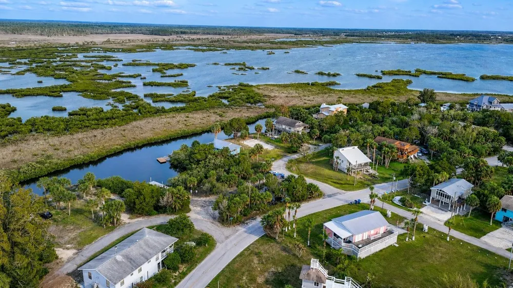 10166 CABANA STREET Weeki Wachee, FL 34607