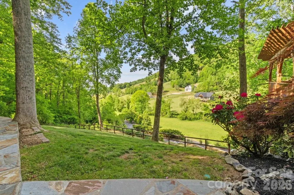 52 Mountain Park Drive Mars Hill, NC 28754