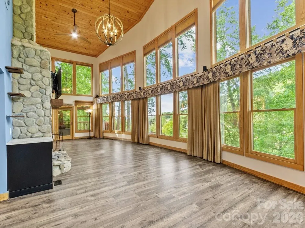 52 Mountain Park Drive Mars Hill, NC 28754