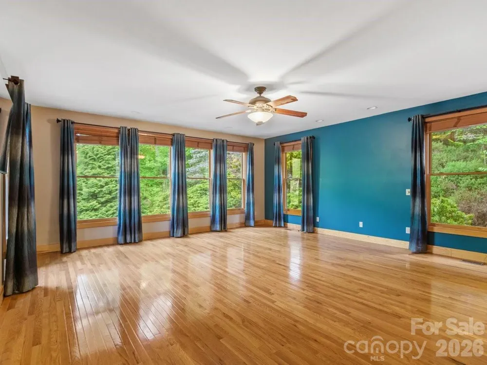 52 Mountain Park Drive Mars Hill, NC 28754