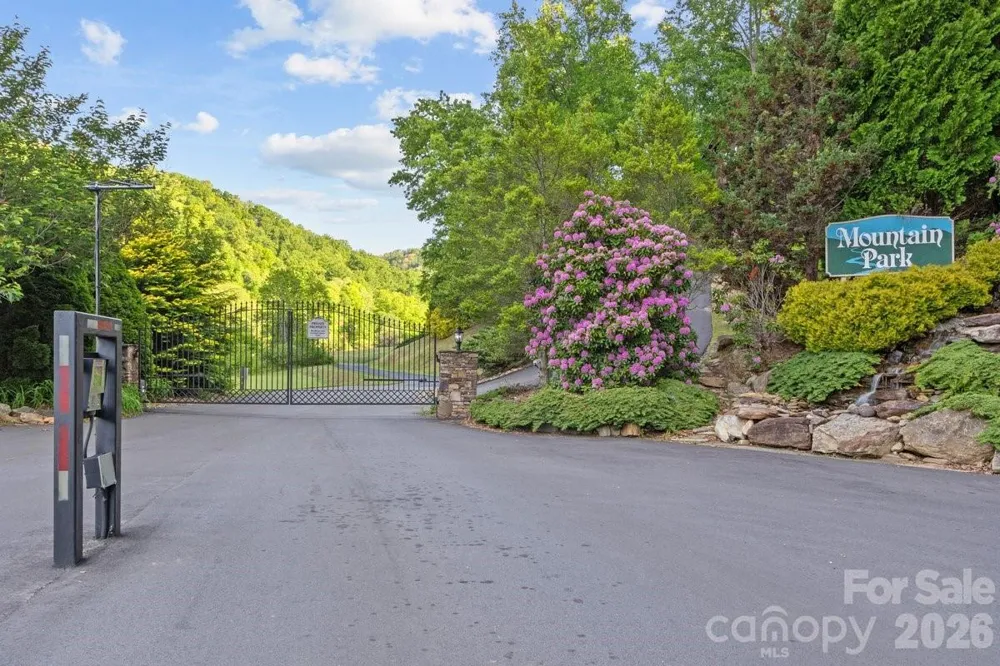 52 Mountain Park Drive Mars Hill, NC 28754