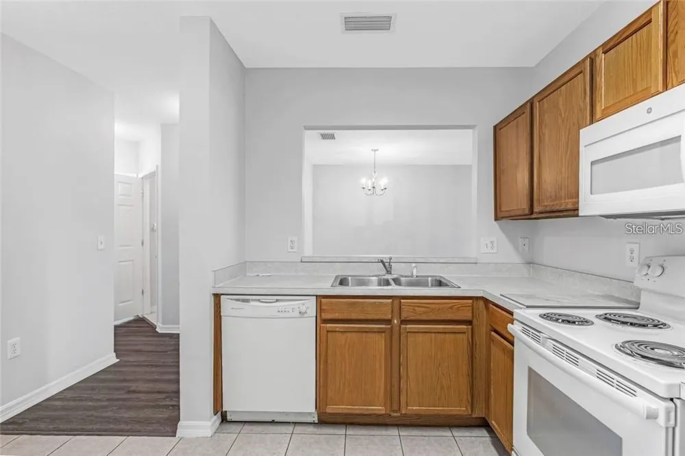 9519 NEWDALE WAY #201 Riverview, FL 33578