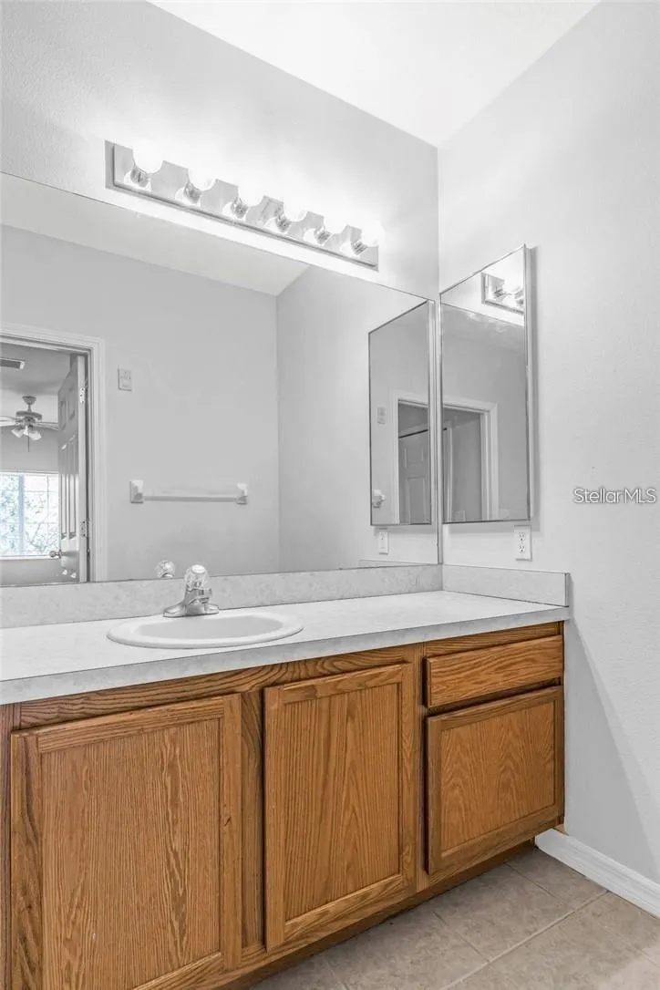 9519 NEWDALE WAY #201 Riverview, FL 33578