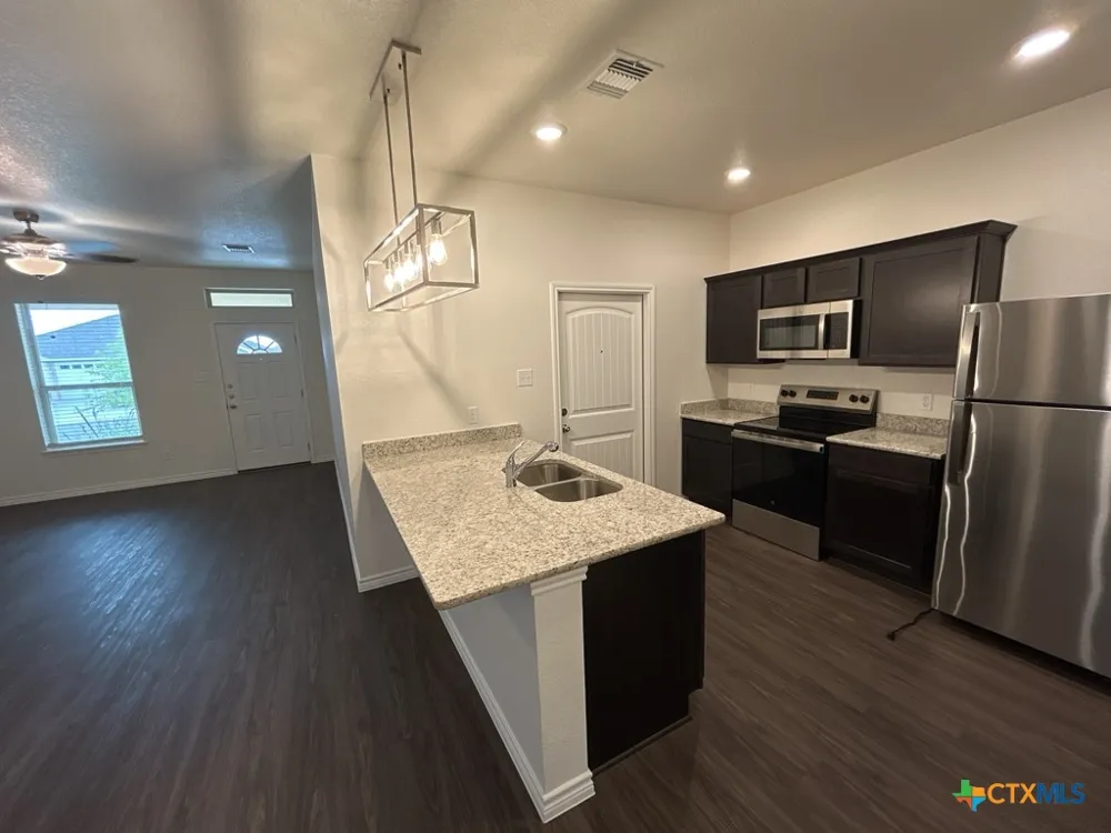 5104 Rose Garden Loop Killeen, TX 76542