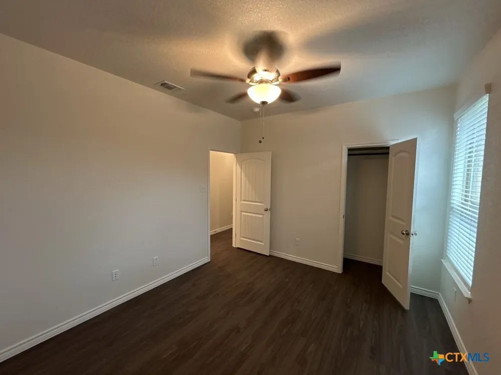 5104 Rose Garden Loop Killeen, TX 76542