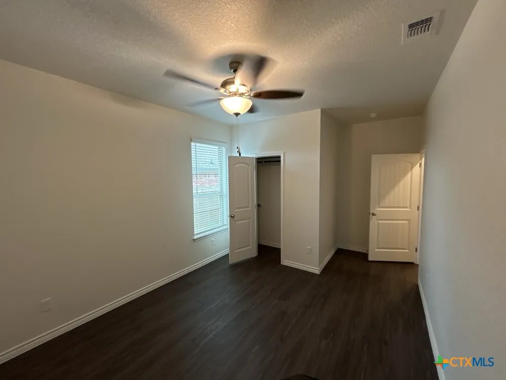 5104 Rose Garden Loop Killeen, TX 76542