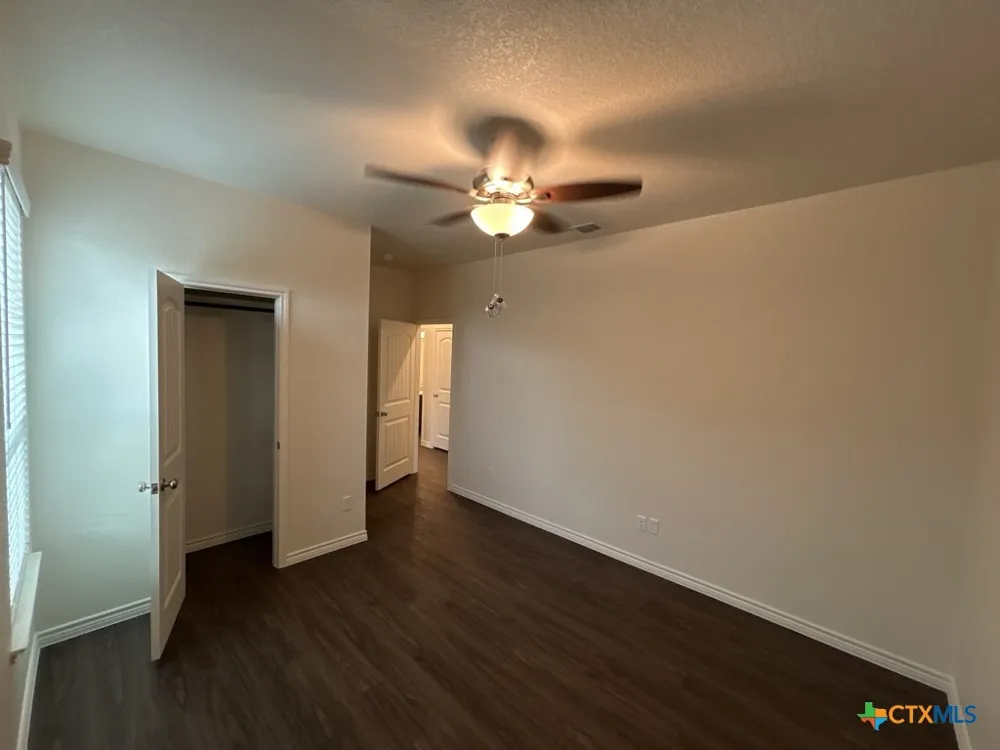 5104 Rose Garden Loop Killeen, TX 76542