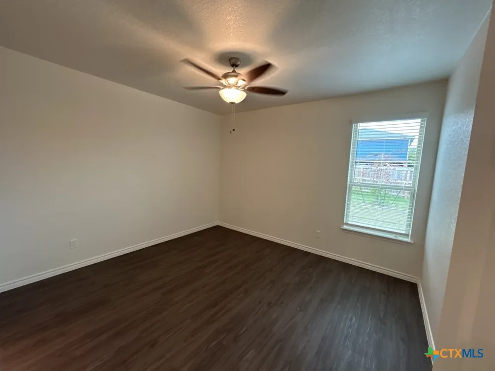 5104 Rose Garden Loop Killeen, TX 76542