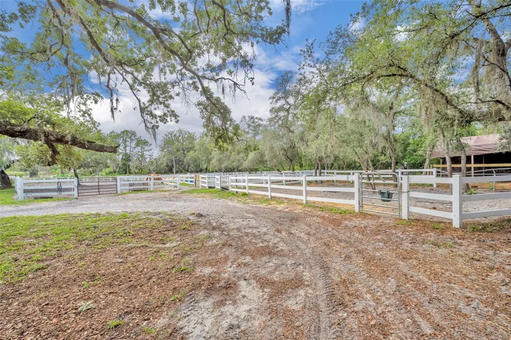 3287 COUNTY ROAD 426 Geneva, FL 32732