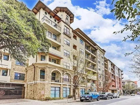 2505 San Gabriel Street #605