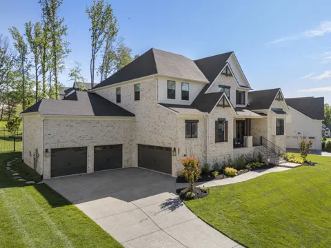 4712 Majestic Meadows Dr