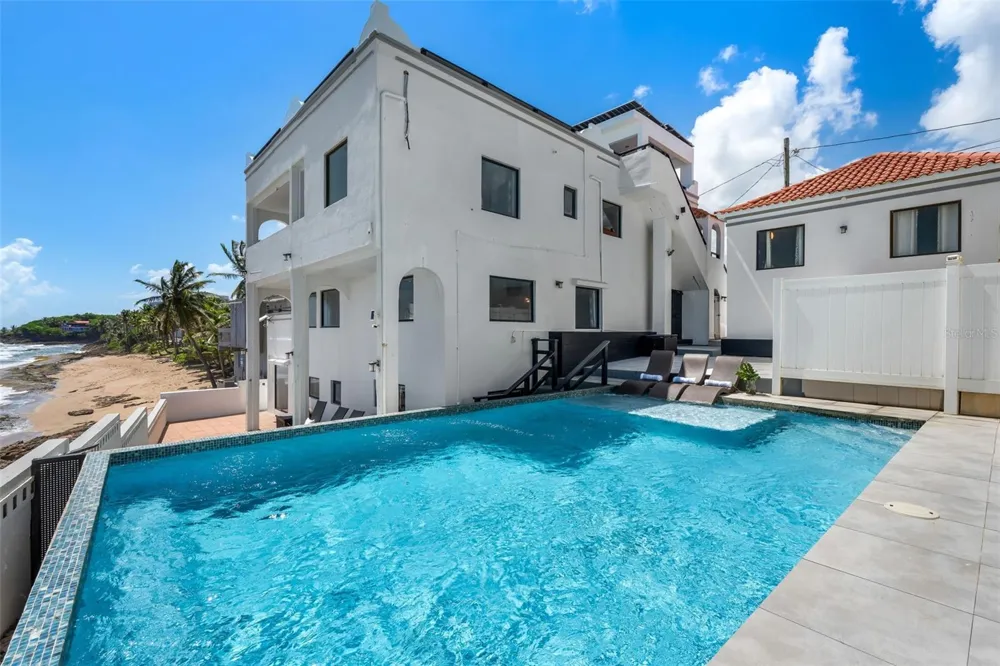 91 G KENNEDY STREET Dorado, PR 00646