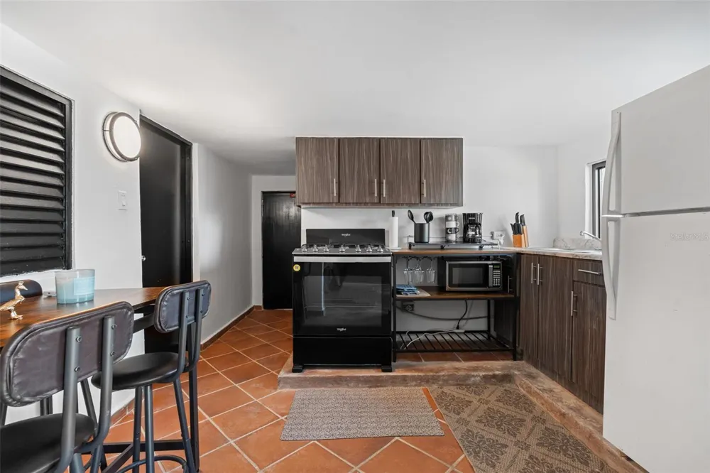 91 G KENNEDY STREET Dorado, PR 00646