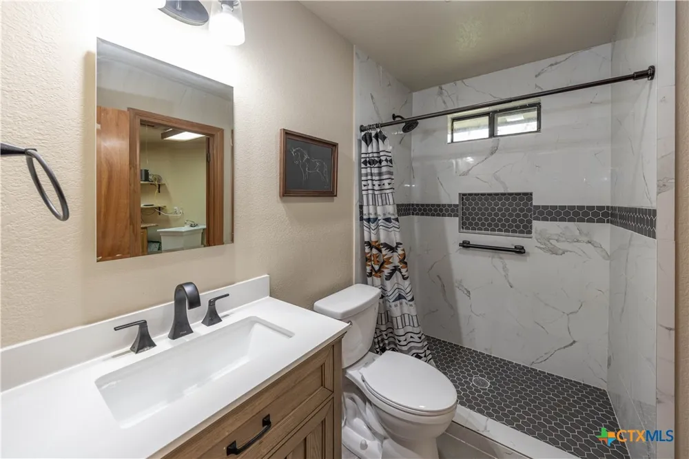 1645 Agarita Drive Fischer, TX 78623