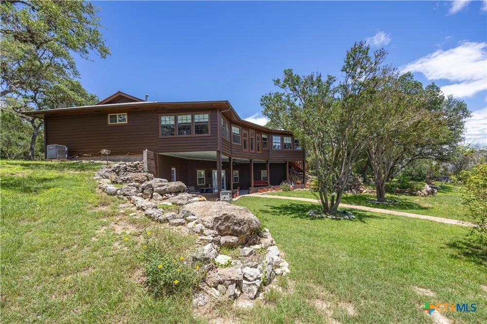 1645 Agarita Drive Fischer, TX 78623