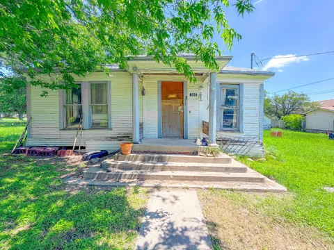 305 3rd Street
