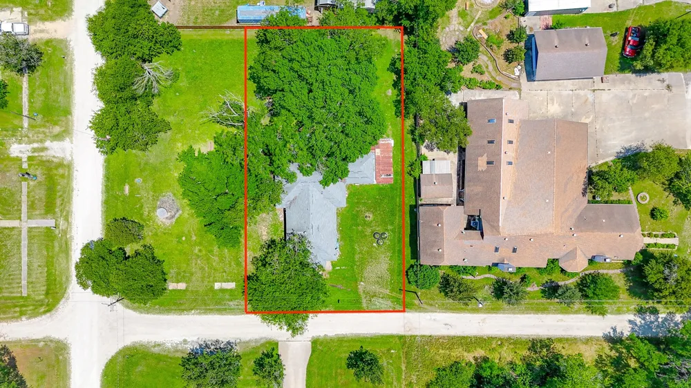 305 3rd Street Coolidge, TX 76693