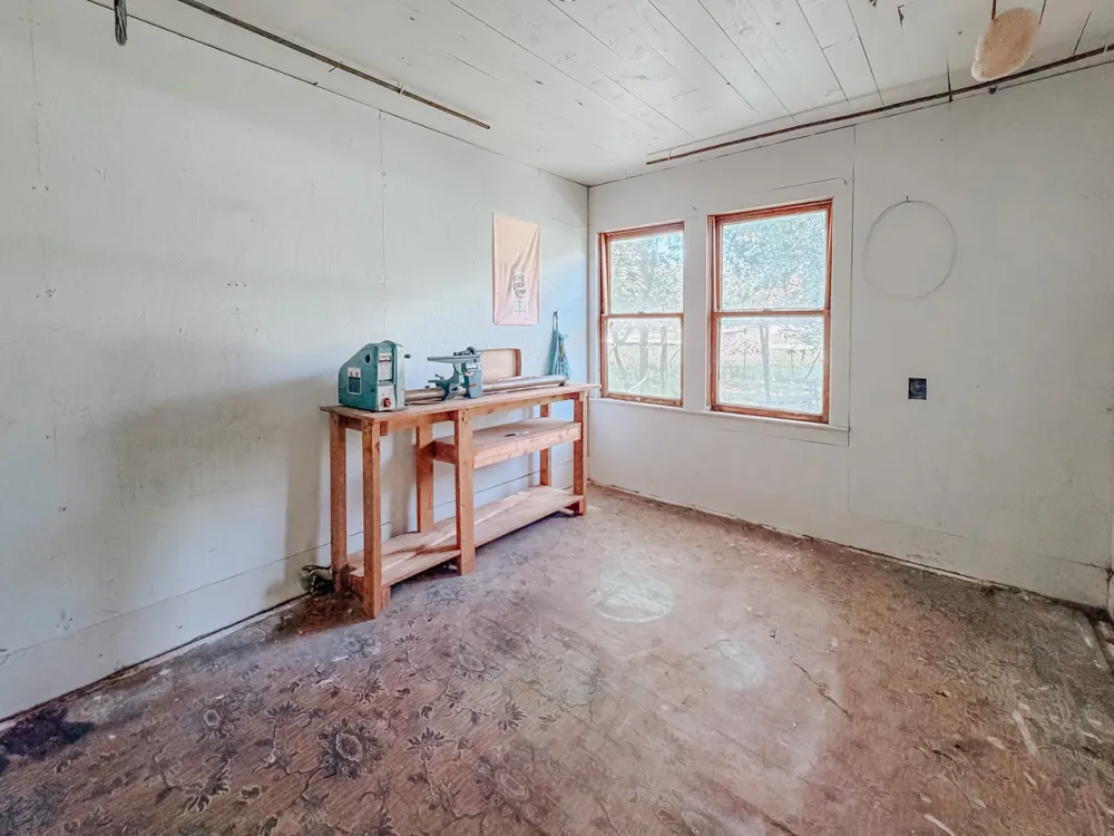 305 3rd Street Coolidge, TX 76693