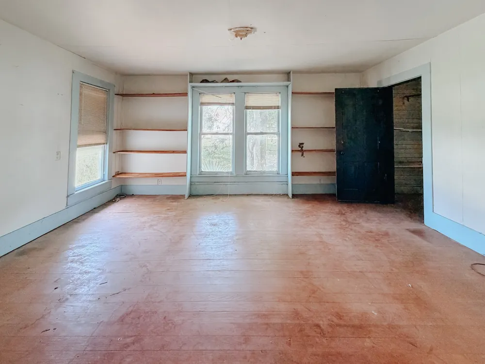 305 3rd Street Coolidge, TX 76693