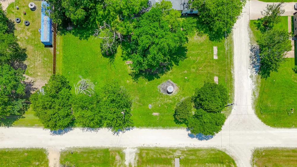 305 3rd Street Coolidge, TX 76693