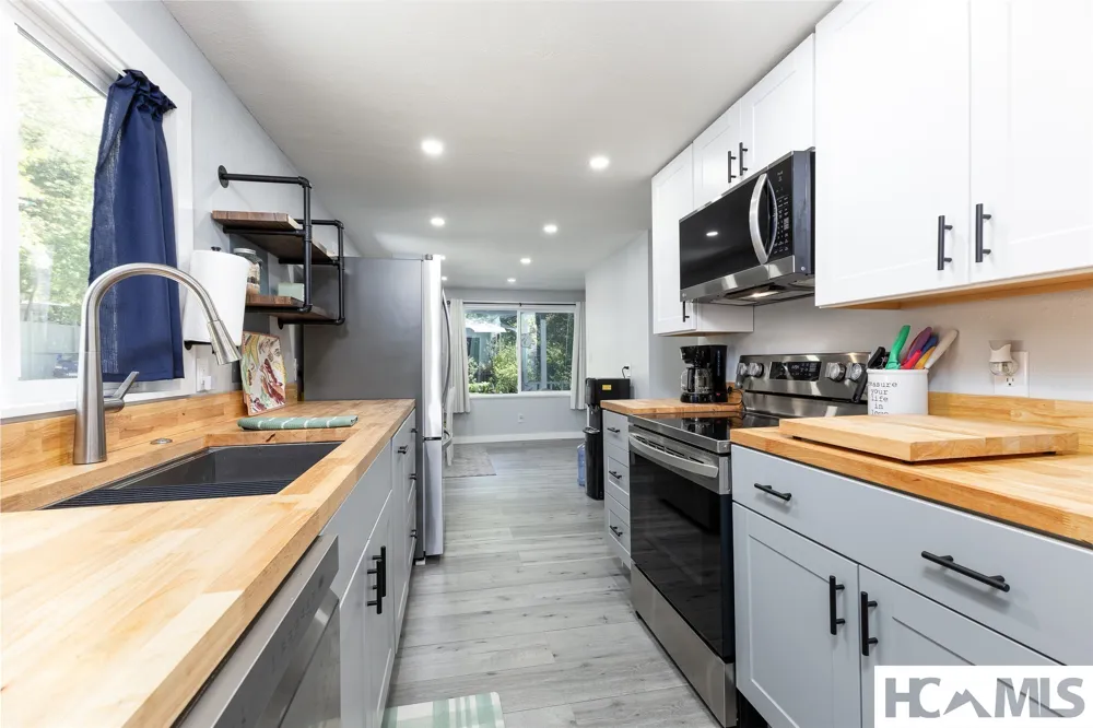 26 Weasel Way Sapphire, NC 28774