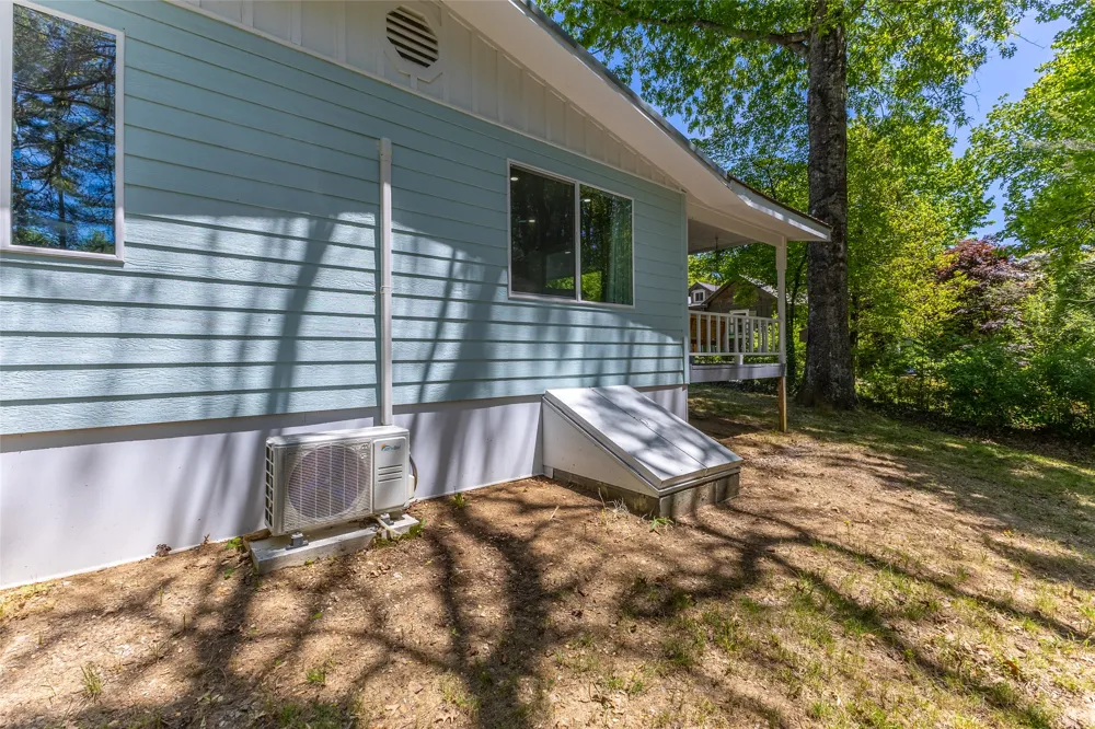 26 Weasel Way Sapphire, NC 28774