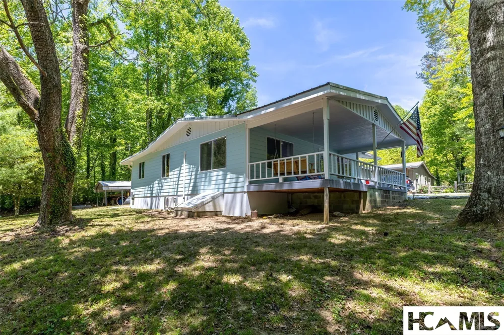 26 Weasel Way Sapphire, NC 28774