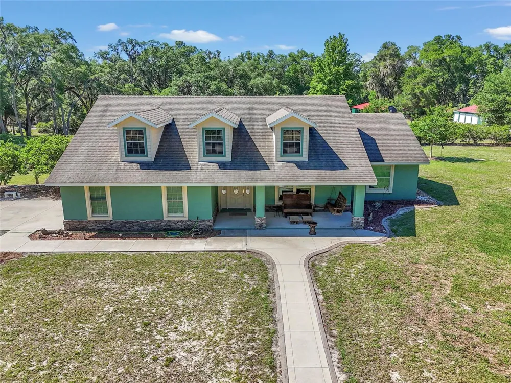 3325 S HWY 314A Ocklawaha, FL 32179