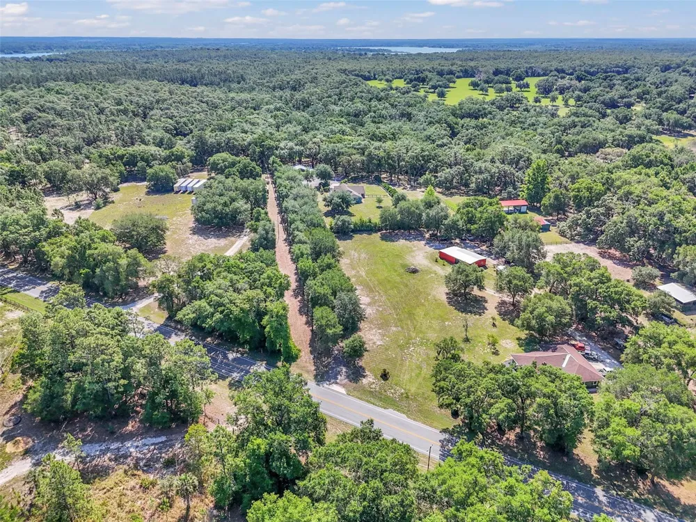 3325 S HWY 314A Ocklawaha, FL 32179