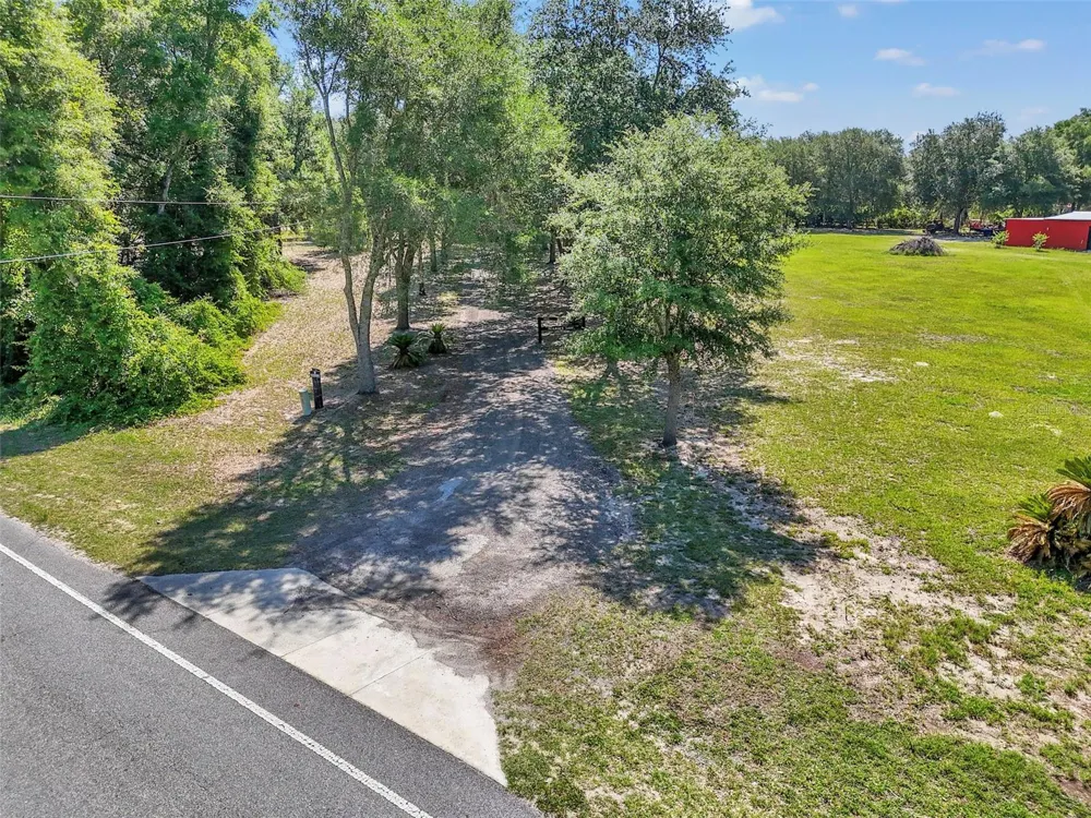 3325 S HWY 314A Ocklawaha, FL 32179