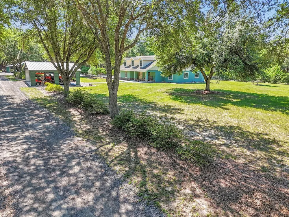 3325 S HWY 314A Ocklawaha, FL 32179