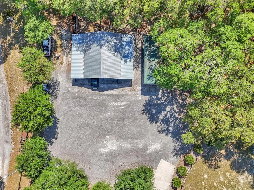 3325 S HWY 314A Ocklawaha, FL 32179