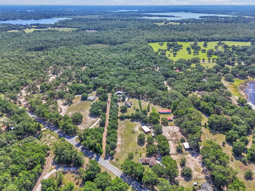 3325 S HWY 314A Ocklawaha, FL 32179