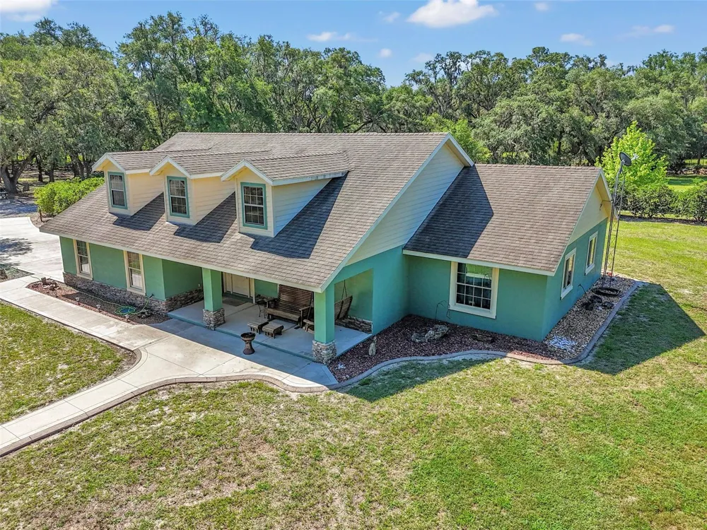 3325 S HWY 314A Ocklawaha, FL 32179