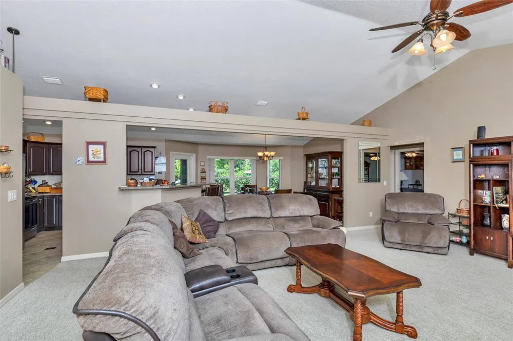 3325 S HWY 314A Ocklawaha, FL 32179