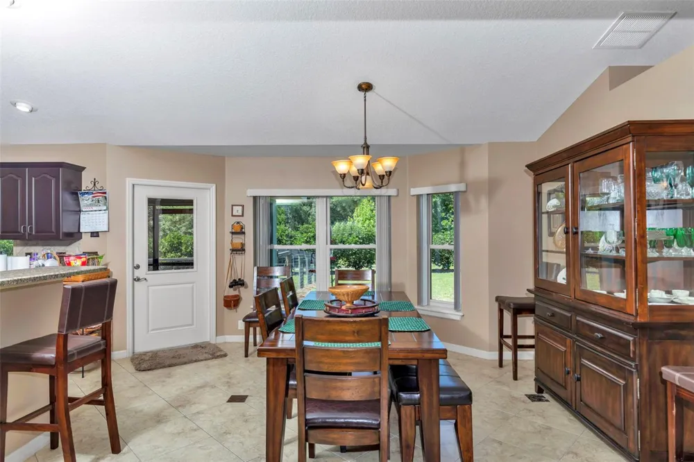 3325 S HWY 314A Ocklawaha, FL 32179