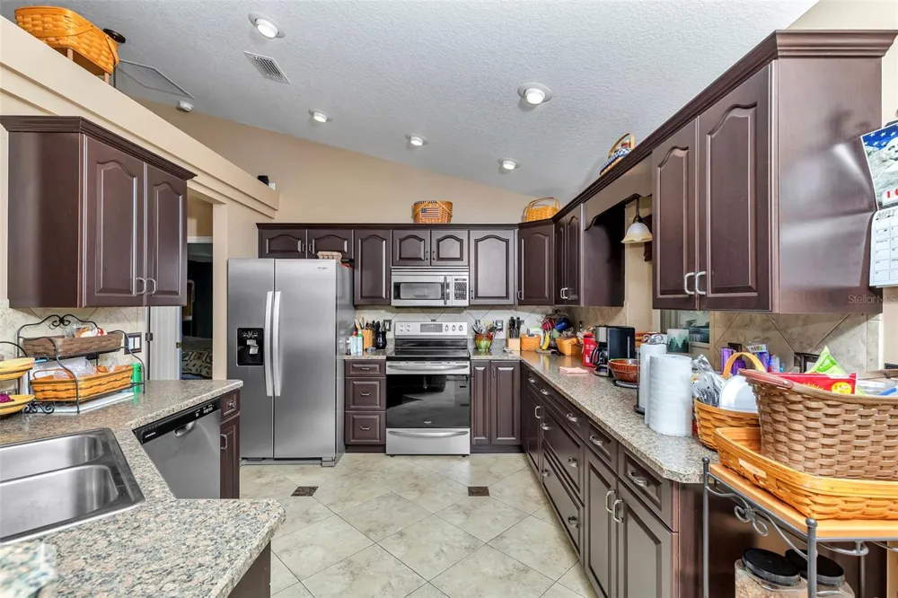 3325 S HWY 314A Ocklawaha, FL 32179