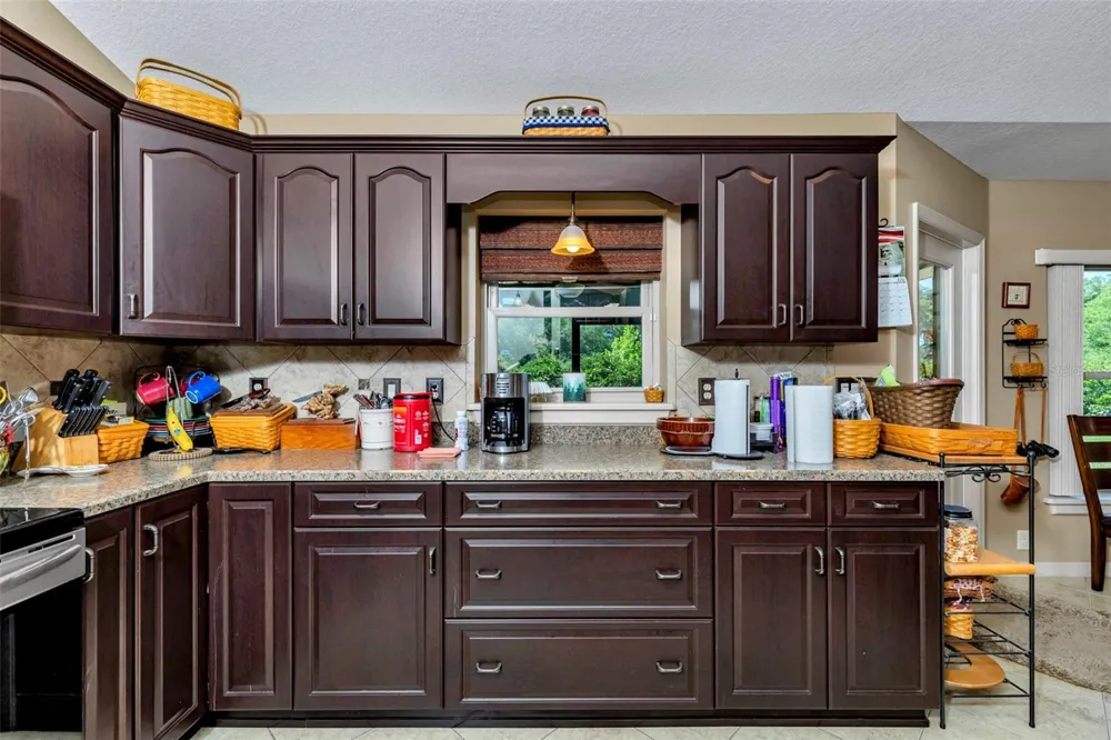 3325 S HWY 314A Ocklawaha, FL 32179