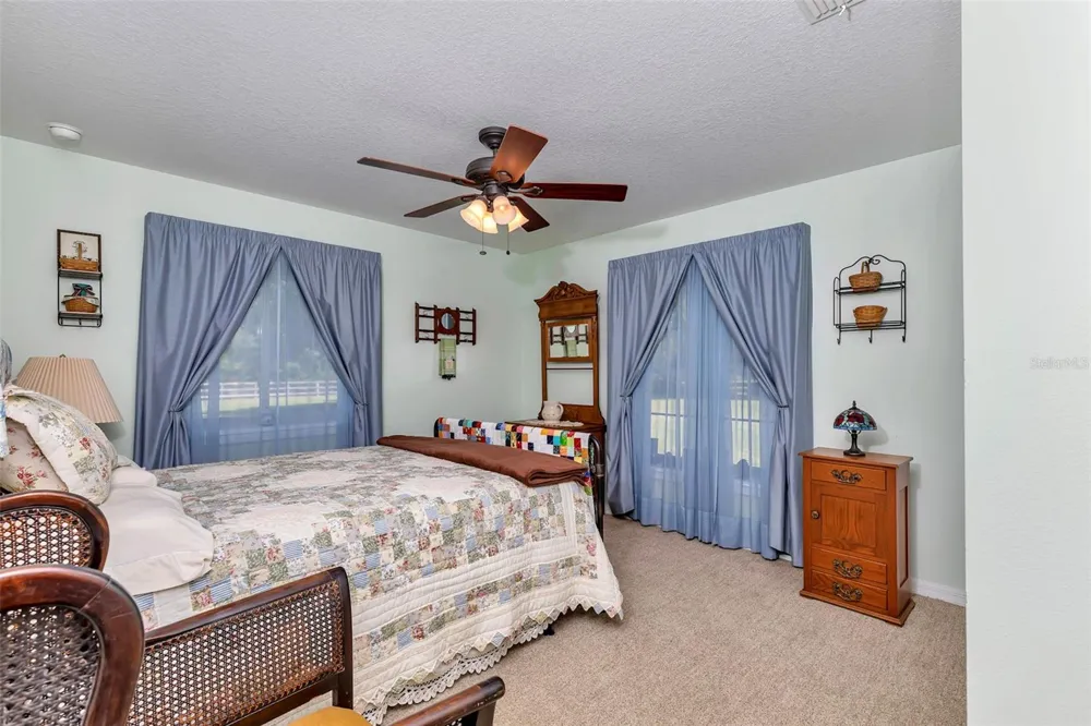 3325 S HWY 314A Ocklawaha, FL 32179