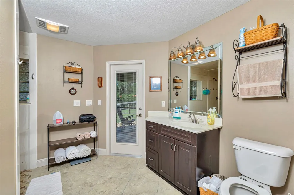 3325 S HWY 314A Ocklawaha, FL 32179
