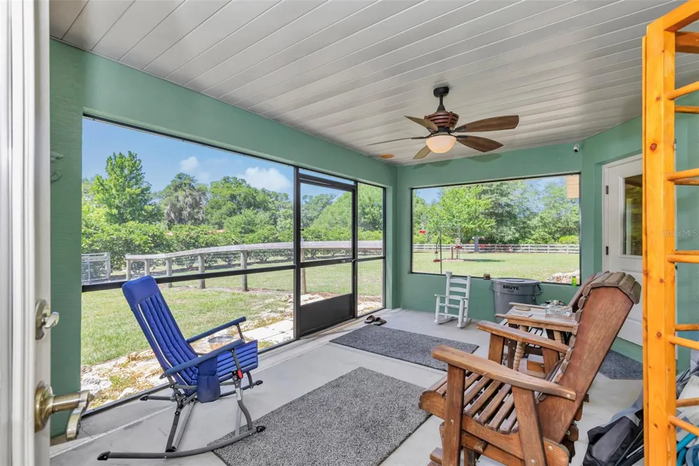 3325 S HWY 314A Ocklawaha, FL 32179