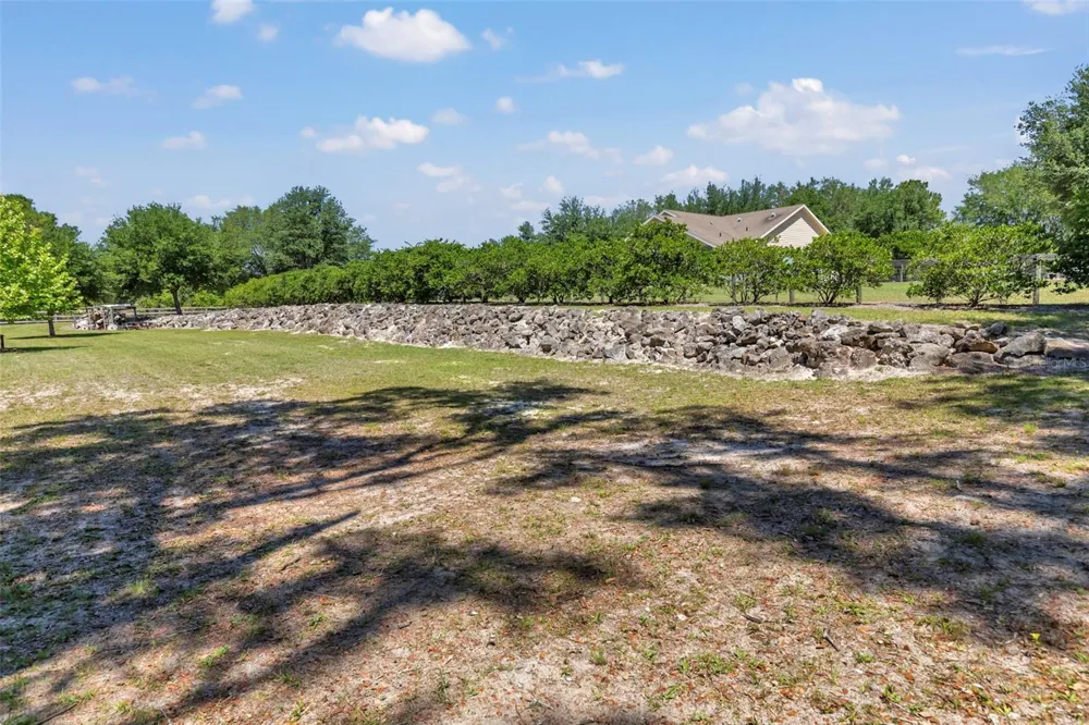 3325 S HWY 314A Ocklawaha, FL 32179