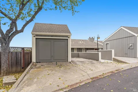 61 Anair Way