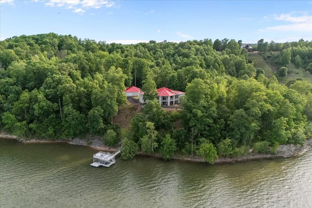 867 River Oaks Dr Big Sandy, TN 38221