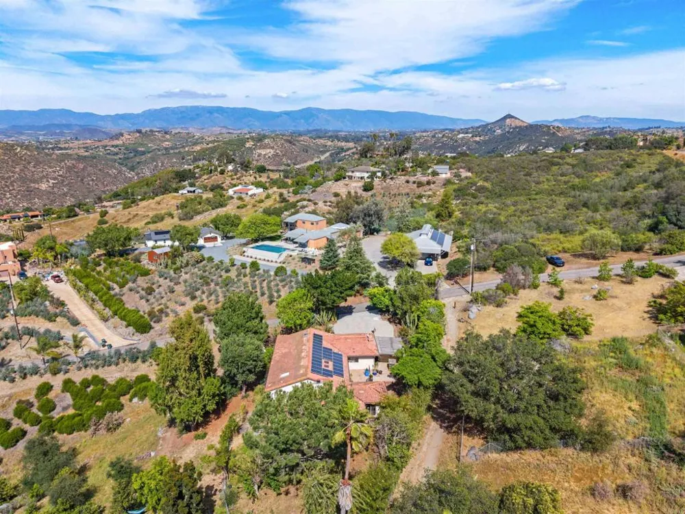 9549 Vista Aleta Valley Center, CA 92082