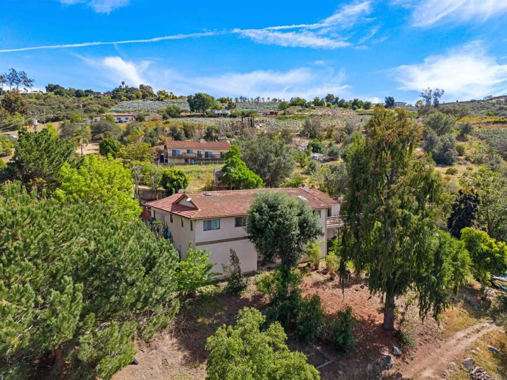 9549 Vista Aleta Valley Center, CA 92082