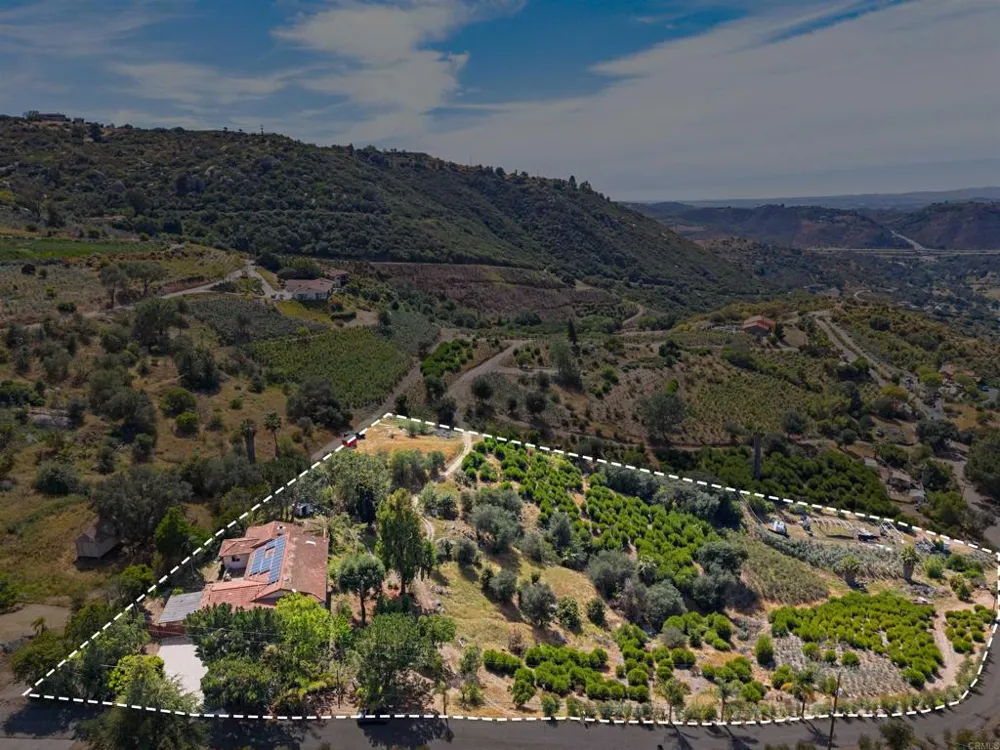9549 Vista Aleta Valley Center, CA 92082