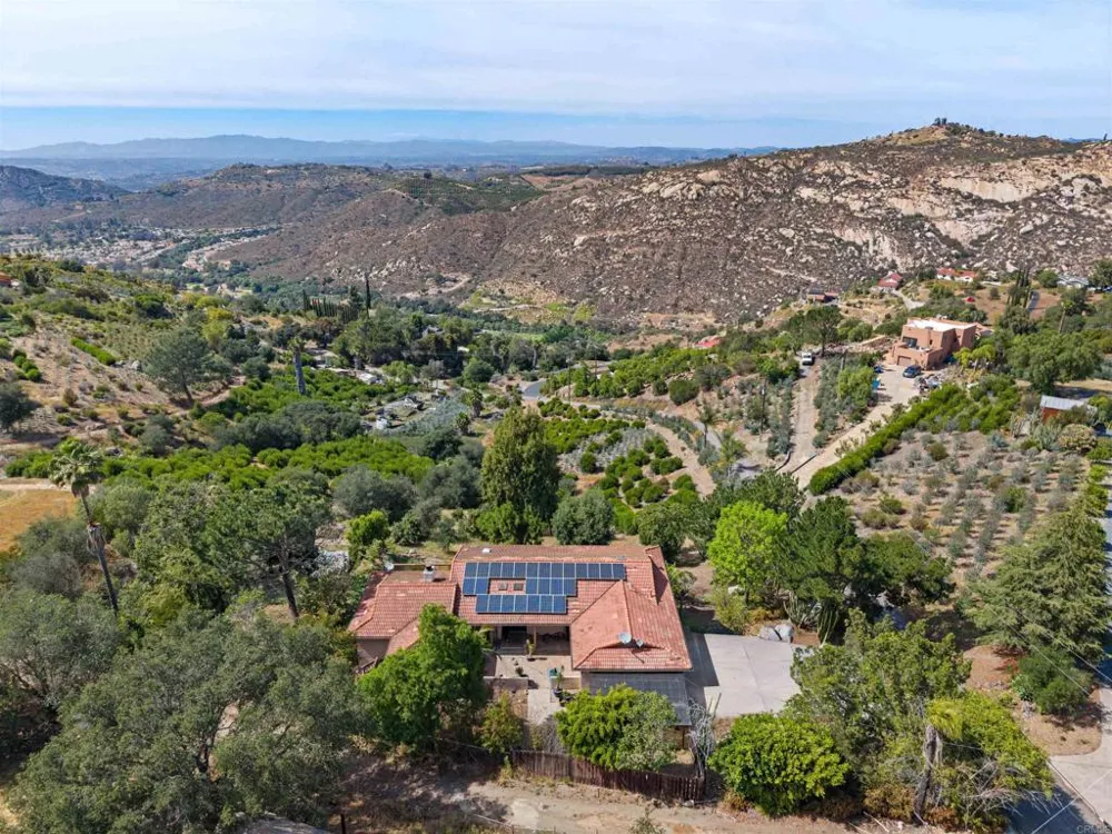 9549 Vista Aleta Valley Center, CA 92082