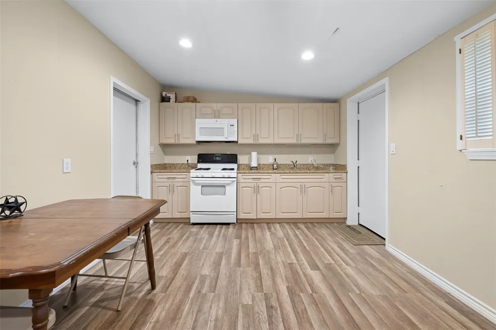 11846 Prairie Hill Drive Hearne, TX 77859