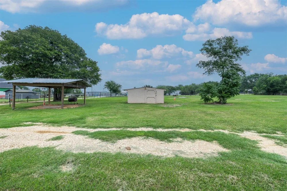11846 Prairie Hill Drive Hearne, TX 77859